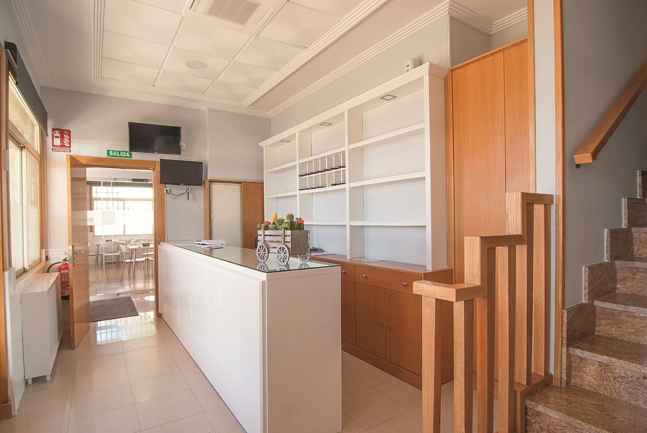 Hostal Los Batallones Torrejon de Velasco Eksteriør billede